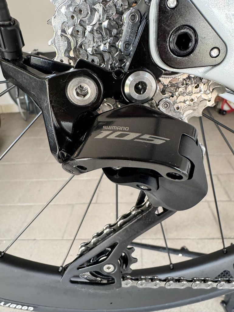 Used Gusto Custom Shimano 105 2026 Road & Gravel, White — image 4 of 13