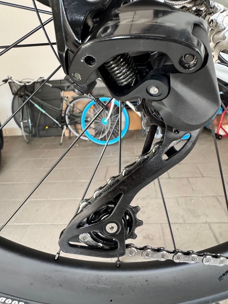 Used Gusto Custom Shimano 105 2026 Road & Gravel, White — image 8 of 13