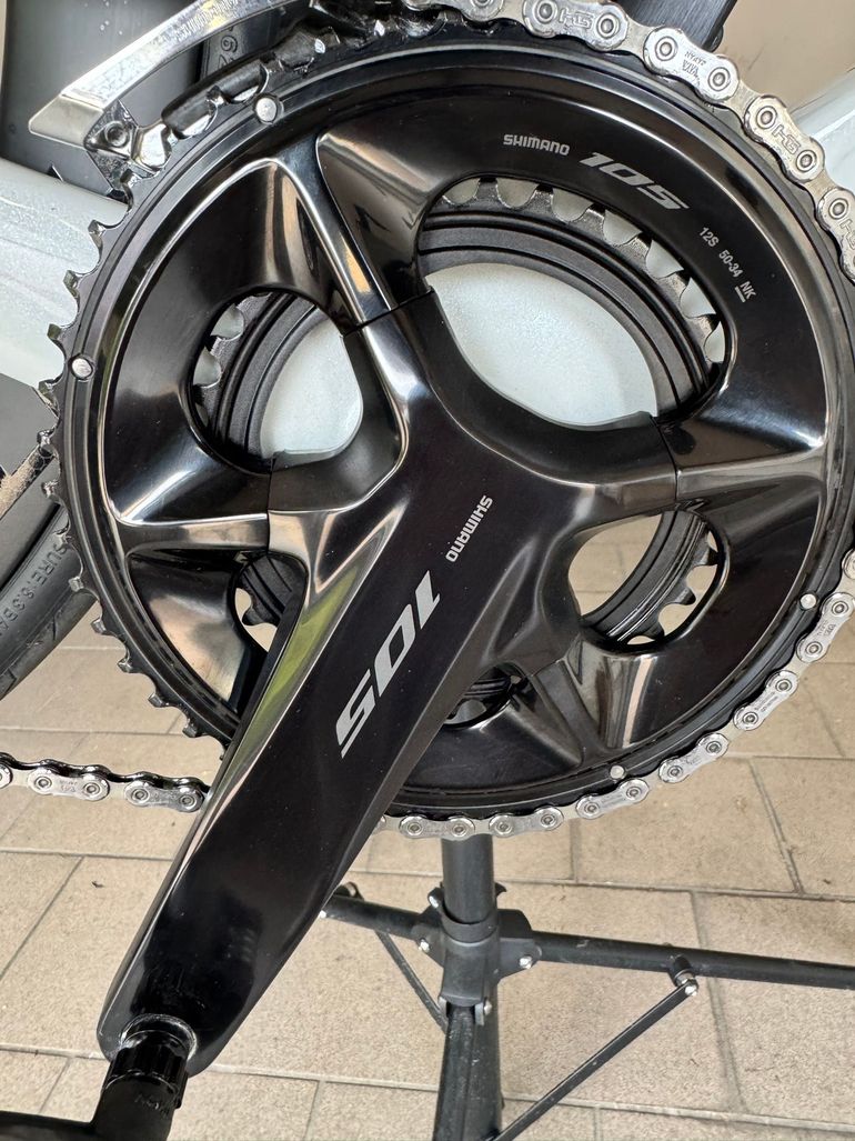 Used Gusto Custom Shimano 105 2026 Road & Gravel, White — image 3 of 13