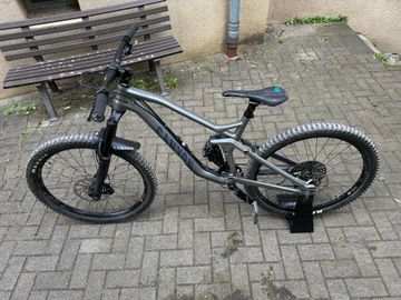 Used Canyon Strive AL 6.0 2018 2018 Mountainbike, Light Gray, 27.5 — image 2 of 10