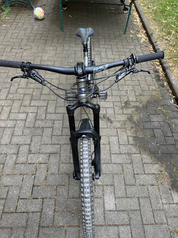 Used Canyon Strive AL 6.0 2018 2018 Mountainbike, Light Gray, 27.5 — image 3 of 10