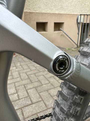Used Canyon Strive AL 6.0 2018 2018 Mountainbike, Light Gray, 27.5 — image 10 of 10