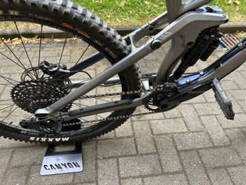 Used Canyon Strive AL 6.0 2018 2018 Mountainbike, Light Gray, 27.5 — image 6 of 10
