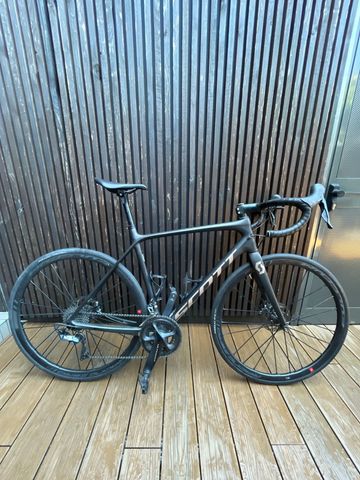 Scott Addict 10 disc 2021 2021 Road & Gravel usato, Nero — immagine 1 di 11