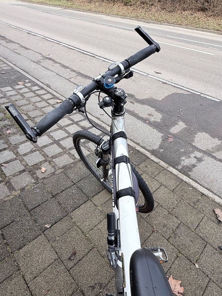Used Simplon Custom Shimano Deore 2009 Urban, White — image 2 of 18