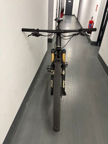Gebrauchtes Orbea OIZ M10 2023 2023 Mountainbike, Schwarz, 29 — Bild 22 von 23