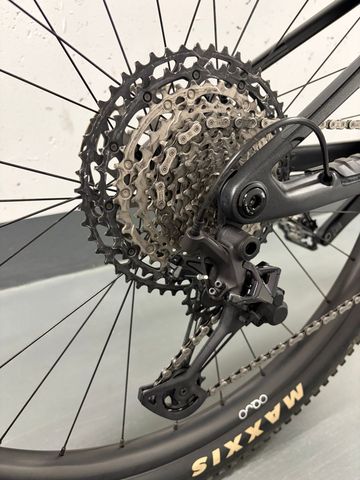 Gebrauchtes Orbea OIZ M10 2023 2023 Mountainbike, Schwarz, 29 — Bild 3 von 23