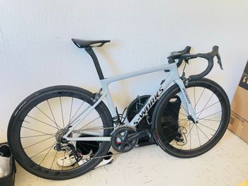 Used Spesialized Custom Shimano Ultegra Di2 2018 Road & Gravel