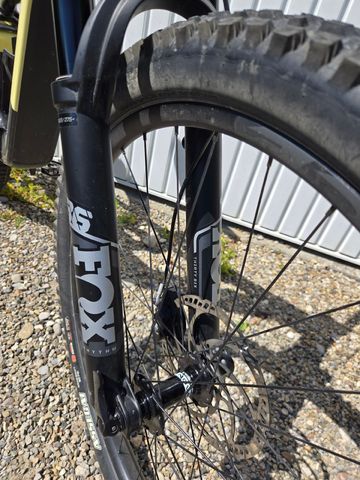 Focus JAM² SL 8.8 2023 2023 Mountainbike de segunda mano, Negro — imagen 4 de 7