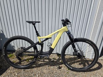 Focus JAM² SL 8.8 2023 2023 Mountainbike de segunda mano, Negro — imagen 1 de 7