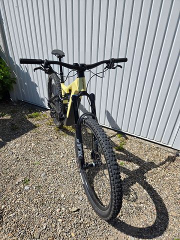 Focus JAM² SL 8.8 2023 2023 Mountainbike de segunda mano, Negro — imagen 3 de 7