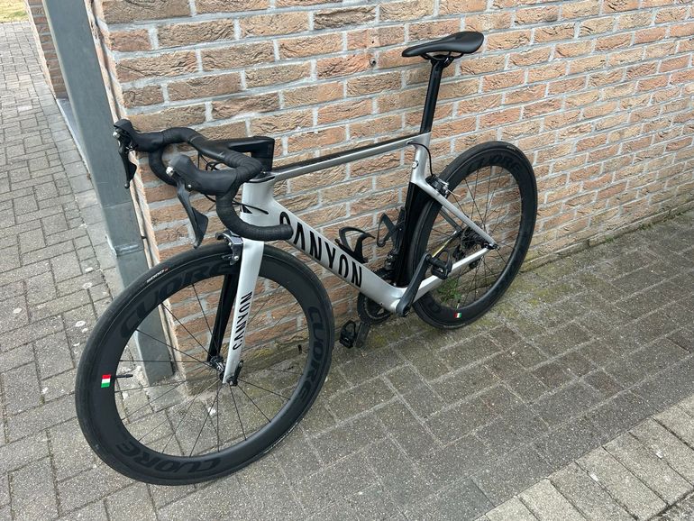 Canyon Aeroad Shimano Ultegra 2017 Road & Gravel d'occasion — image 3 sur 15