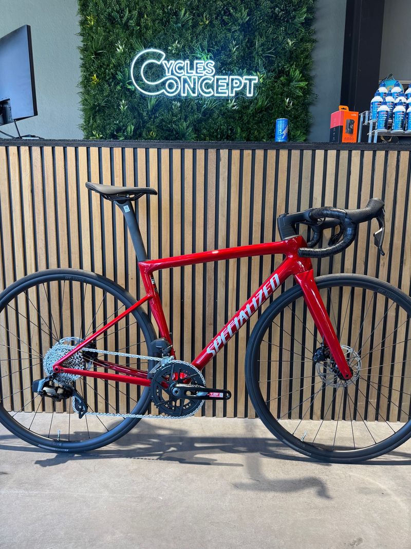 Używany Specialized Tarmac SL8 Comp - SRAM Rival AXS 2026 2026 Road & Gravel