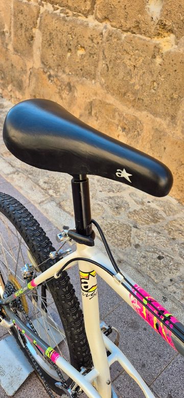 Used Alpinestars Custom Shimano Deore 1992 Mountainbike, White — image 16 of 17
