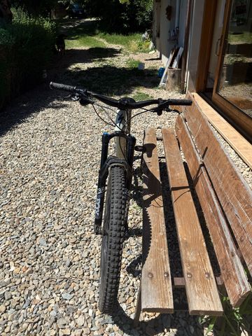 Used Specialized Stumpjumper Comp 2022 2022 Mountainbike, White, 29 — image 4 of 8