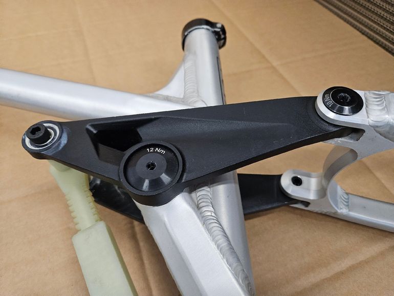Used Privateer 161 Frameset 2023 Frameset 2023 Mountainbike, Light Gray, 27.5, 29 — image 10 of 14