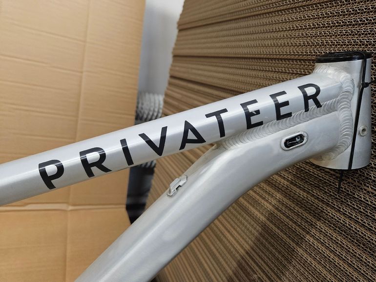 Used Privateer 161 Frameset 2023 Frameset 2023 Mountainbike, Light Gray, 27.5, 29 — image 4 of 14