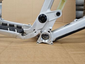 Used Privateer 161 Frameset 2023 Frameset 2023 Mountainbike, Light Gray, 27.5, 29 — image 3 of 14