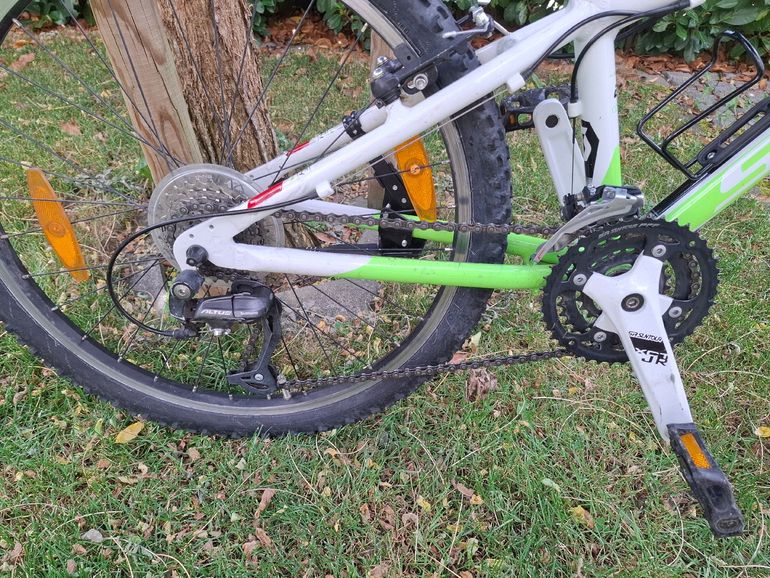 Used Scott Scale Shimano Altus 2016 Youth, Green — image 3 of 4