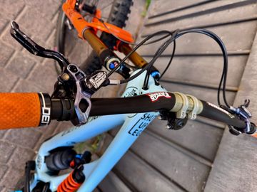 Specialized Stumpjumper EVO Comp 2022 2022 Mountainbike de segunda mano, Azul — imagen 4 de 4