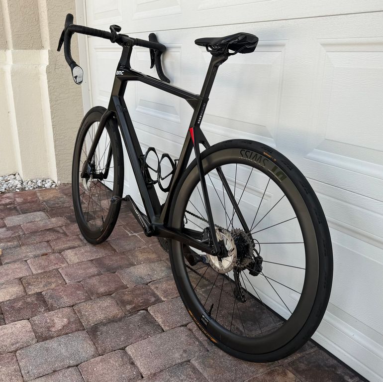 Used BMC Roadmachine 01 FOUR 2020 2020 Road & Gravel, Black — image 2 of 11