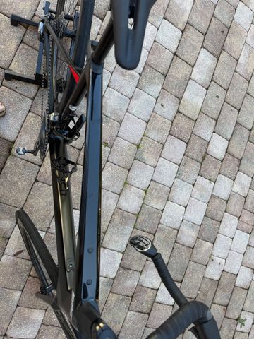 Used BMC Roadmachine 01 FOUR 2020 2020 Road & Gravel, Black — image 9 of 11