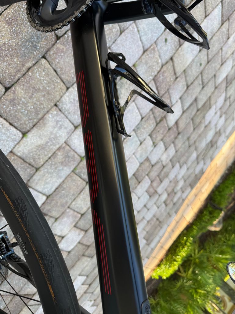 Used BMC Roadmachine 01 FOUR 2020 2020 Road & Gravel, Black — image 7 of 11