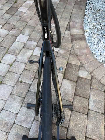Used BMC Roadmachine 01 FOUR 2020 2020 Road & Gravel, Black — image 5 of 11