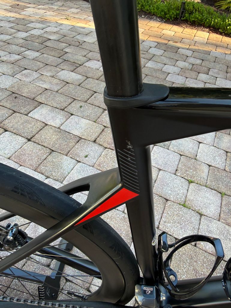 Used BMC Roadmachine 01 FOUR 2020 2020 Road & Gravel, Black — image 8 of 11