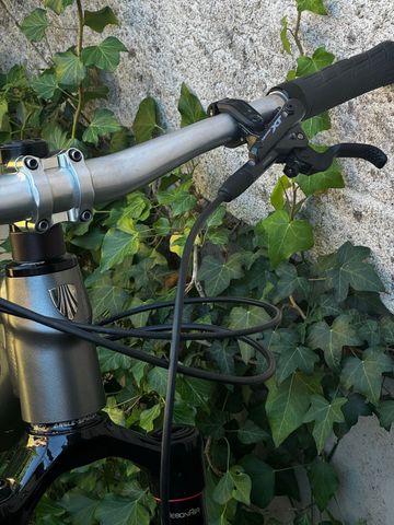 Gebrauchtes Trek Remedy SRAM X01 2021 Mountainbike, Hellgrau — Bild 6 von 13