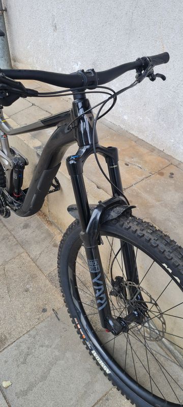 Used Giant Reign 2 2023 2023 Mountainbike, Black, 29 — image 6 of 6