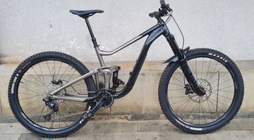 Used Giant Reign 2 2023 2023 Mountainbike, Black, 29 — image 1 of 6