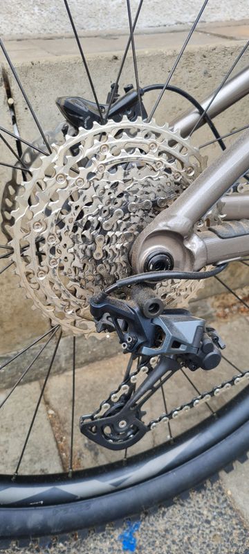 Used Giant Reign 2 2023 2023 Mountainbike, Black, 29 — image 5 of 6