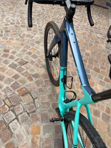 Używany Bianchi Arcadex GRX 810 2023 2023 Road & Gravel — zdjęcie 2 z 4