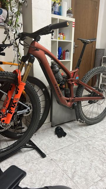Tweedehands Trek Fuel EXe 9.7 2024 2024 Mountainbike — afbeelding 7 van 10