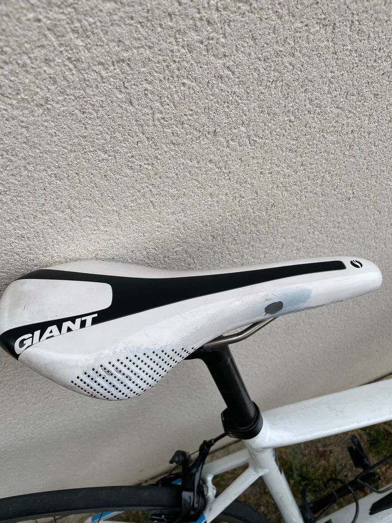 Used Giant Defy 3 2016 2016 Road & Gravel, White — image 5 of 7