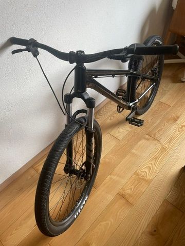 Used Canyon Stitched 2025 Urban, Black — image 4 of 10