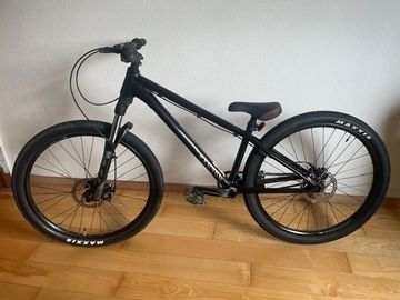 Used Canyon Stitched 2025 Urban, Black — image 1 of 10