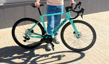 Bianchi Infinito 105 2025 2025 Road & Gravel usato, Blu — immagine 1 di 3