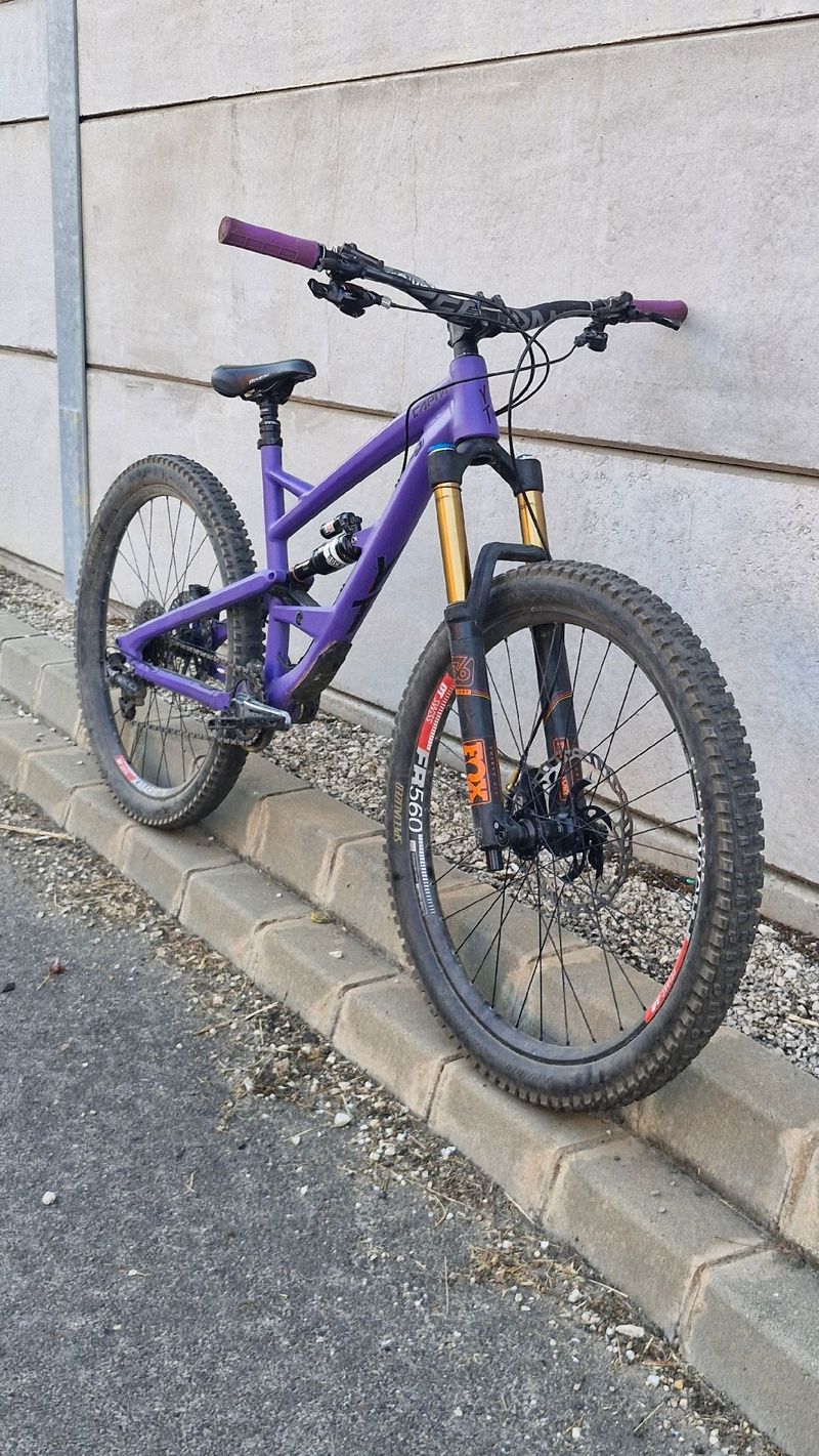 Used Yt capra 2018 Custom SRAM X01 2018 MTB