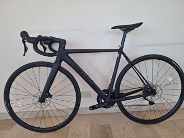 Cannondale caad 14 Custom Shimano 105 2026 Road & Gravel usato, Nero — immagine 2 di 13