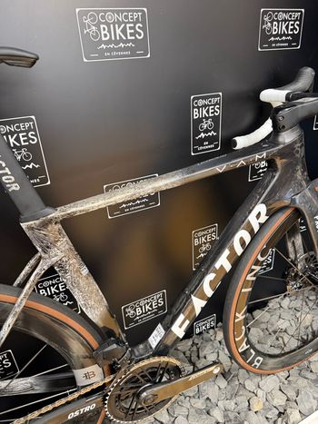 Used Factor Ostro SRAM Force eTap AXS 2026 Road & Gravel, Black — image 2 of 7