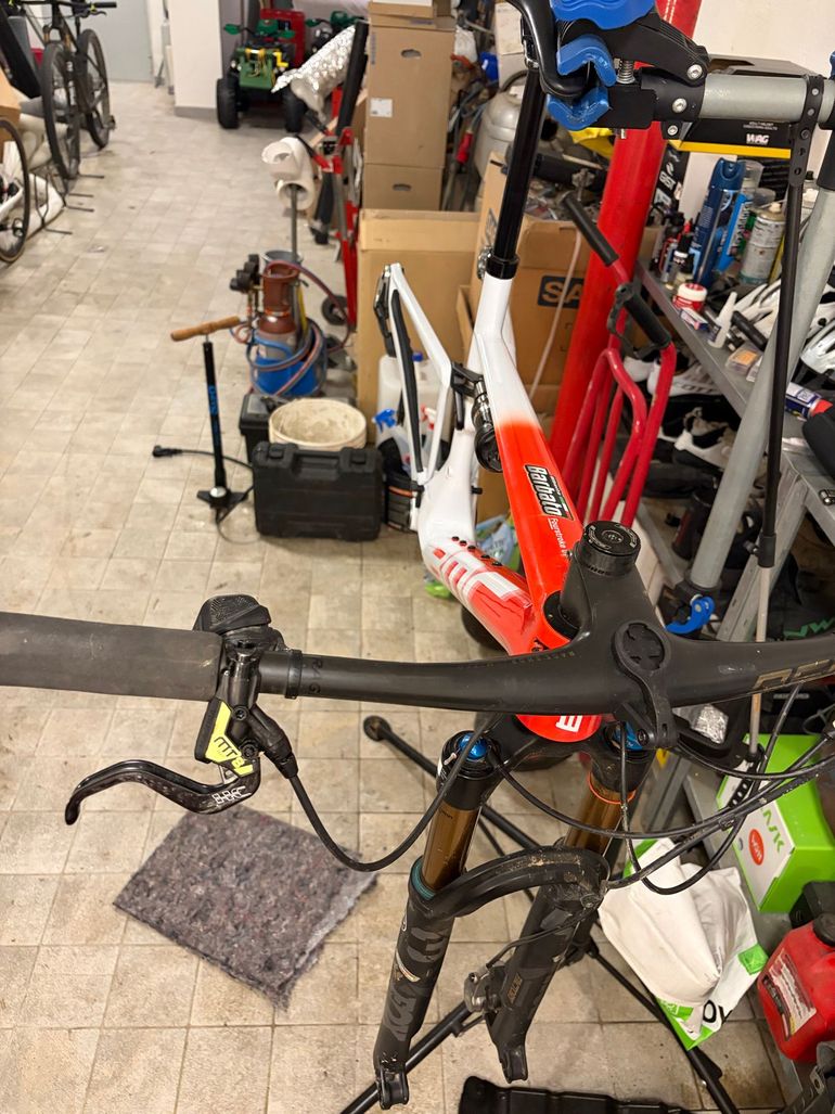 Used BMC Fourstroke 01 LTD 2024 Frameset 2024 Mountainbike, Red, 29 — image 4 of 5