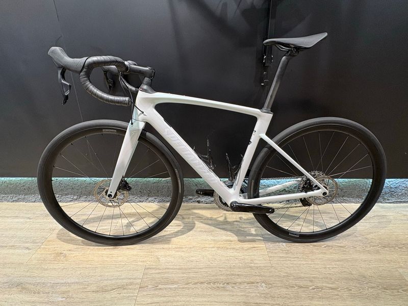 Specialized Roubaix SRAM Rival eTap AXS 2024 Road & Gravel usato, Bianco — immagine 2 di 4