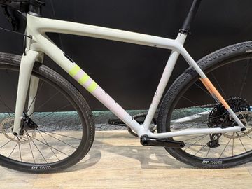 Specialized Crux Expert 2022 2022 Road & Gravel usato, Bianco — immagine 4 di 6