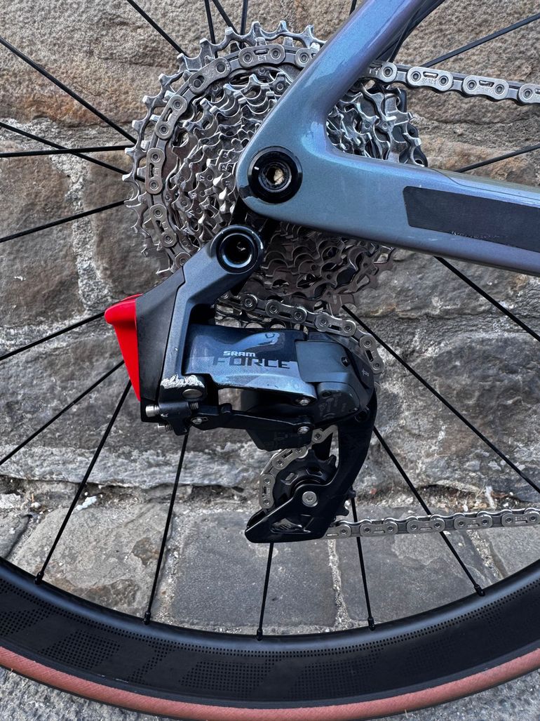 Brugt Scott Addict RC 10 2021 2021 Road & Gravel — billede 3 af 8