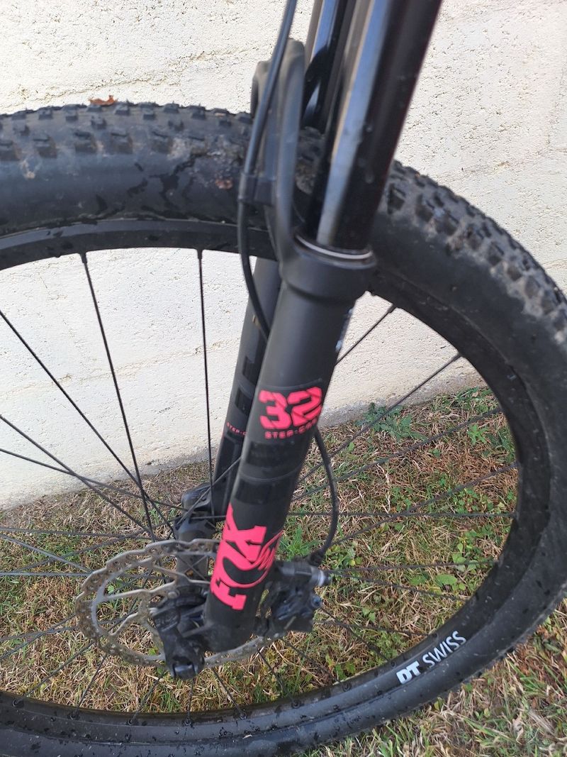 Used Orbea oiz Custom Shimano Deore XT 2024 Mountainbike, Red — image 4 of 15