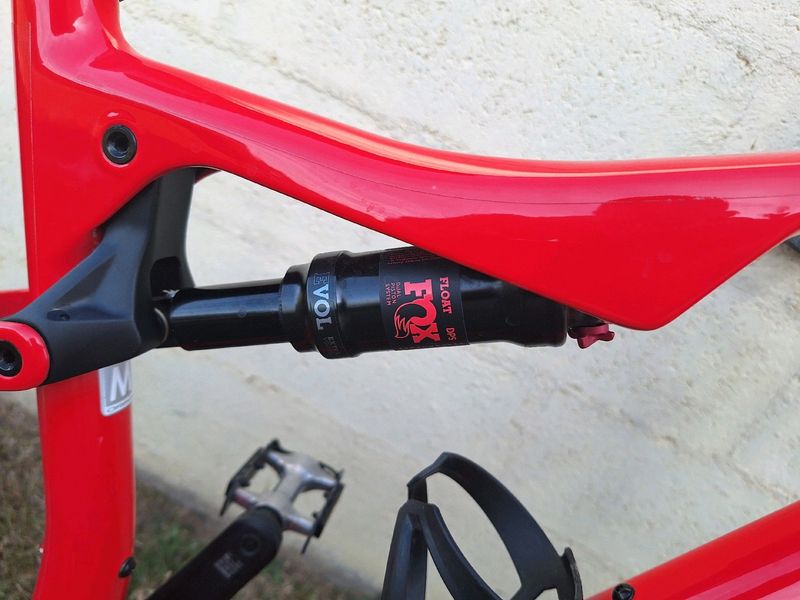 Used Orbea oiz Custom Shimano Deore XT 2024 Mountainbike, Red — image 10 of 15
