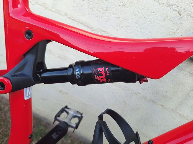 Used Orbea oiz Custom Shimano Deore XT 2024 Mountainbike, Red — image 5 of 15