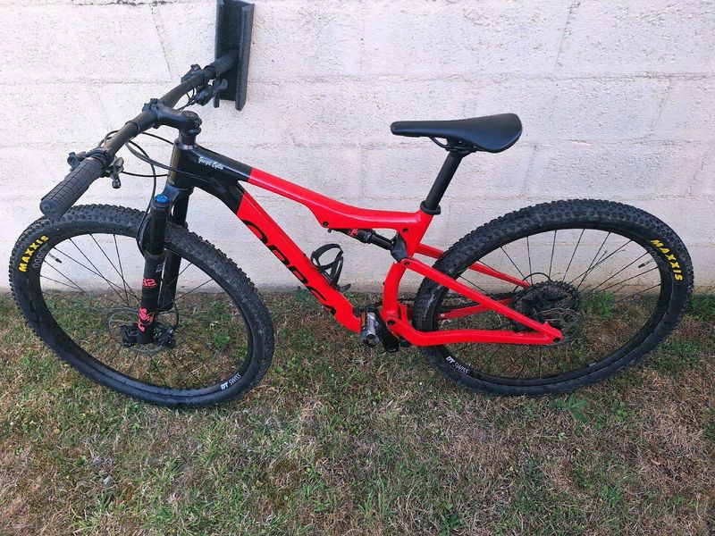 Used Orbea oiz Custom Shimano Deore XT 2024 Mountainbike, Red — image 8 of 15